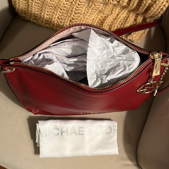 Michael Kors Large Lillie Crossbody/Messenger Bag - Picture 6 of 12